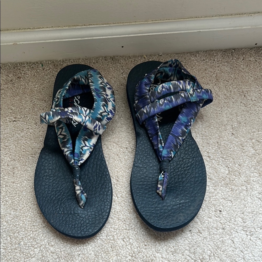 Skechers Blue Fabric Strappy Patterned Flip Flop Sandals